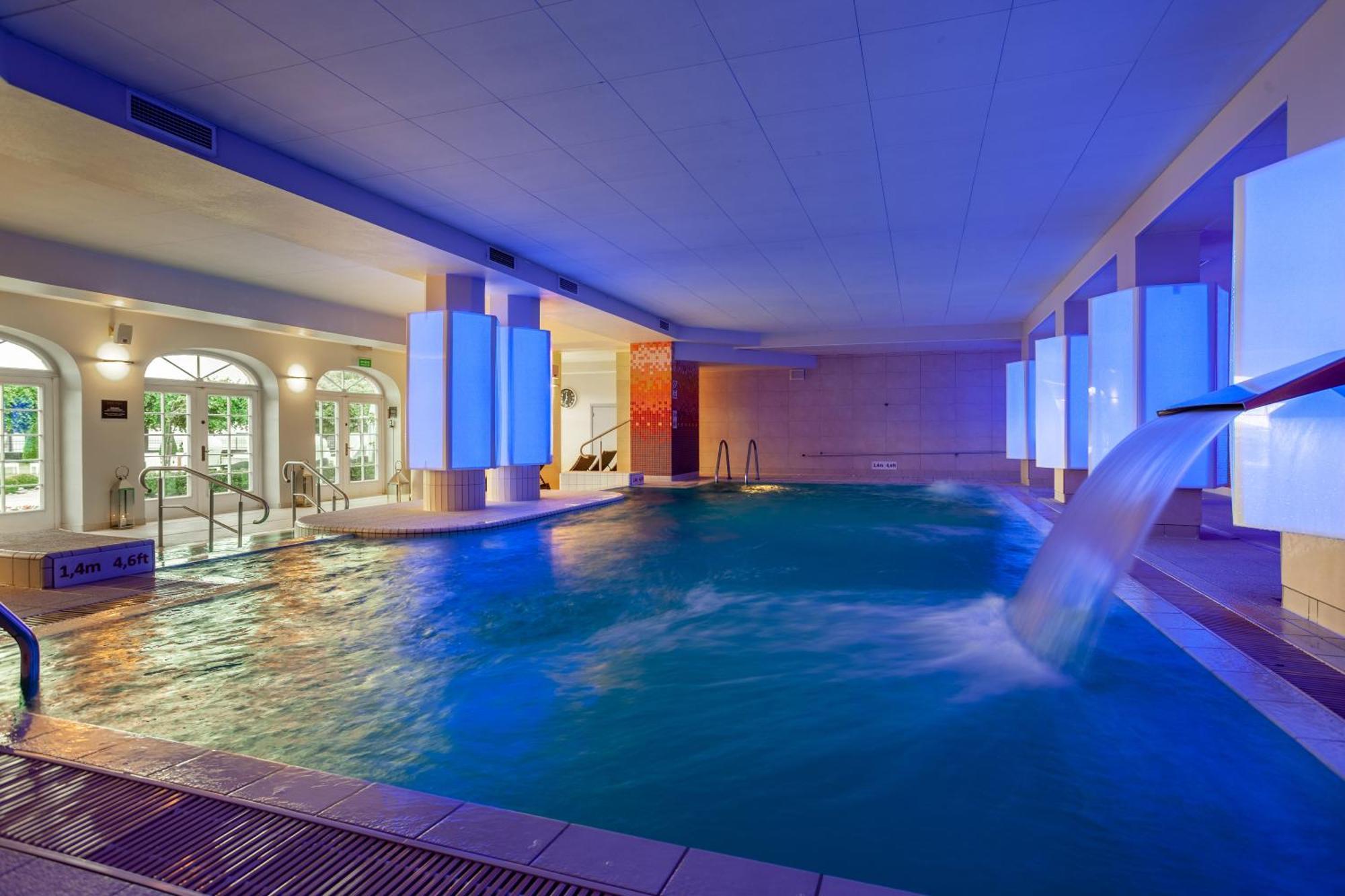 Sofitel Grand Sopot Hotel Exterior foto The swimming pool at the hotel