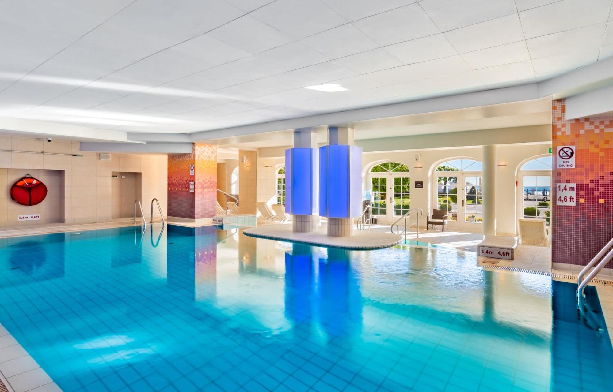 Sofitel Grand Sopot Hotel Exterior foto The swimming pool at the hotel